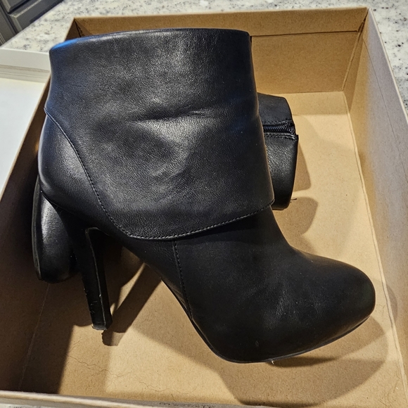 Jessica Simpson Addey Booties - Picture 3 of 13